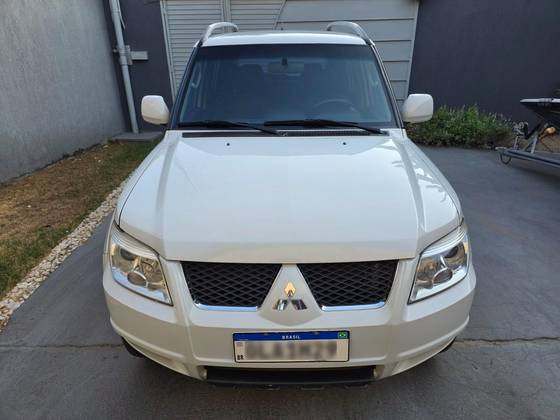 MITSUBISHI PAJERO TR4 2.0 4X4 16V 140CV FLEX 4P AUTOMÁTICO MITSUBISHI PAJERO TR4 2.0 4X4 16V 140CV FLEX 4P AUTOMÁTICO